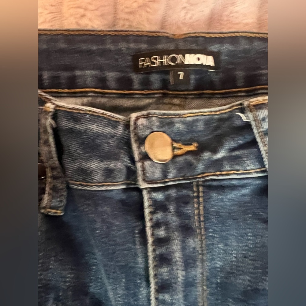 🛍️ Fashion Nova High-Rise Denim Flare Jeans | Size 7 | EUC | Retro Boho Vibes ☀️ - Picture 4 of 11